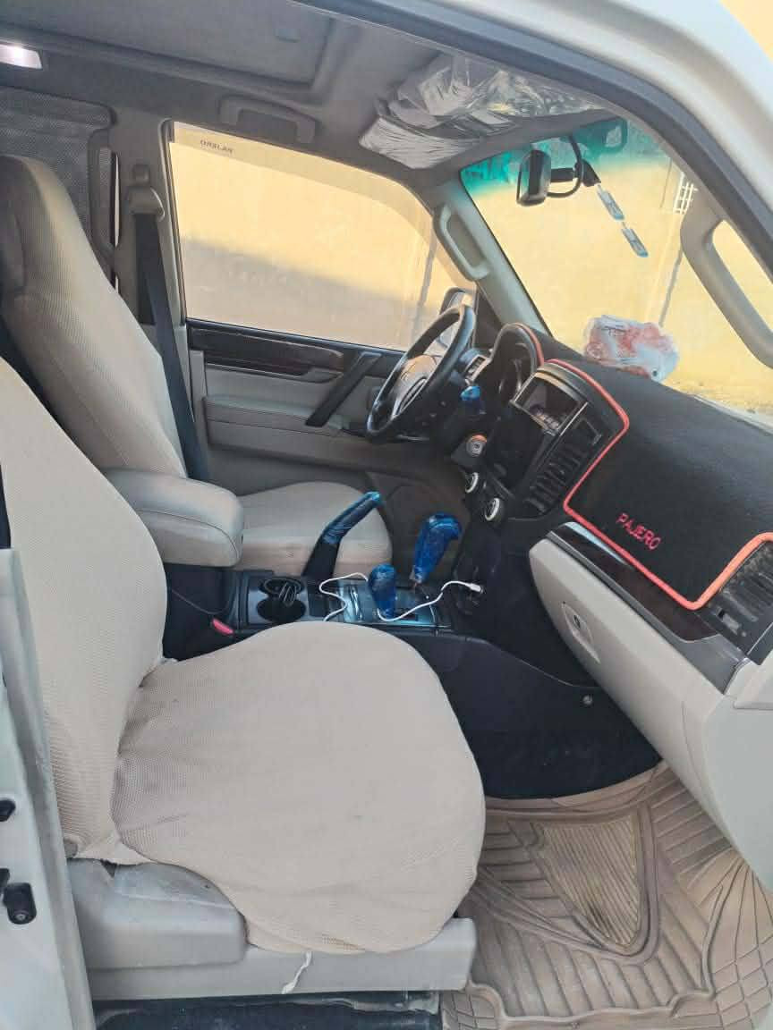 للبيع باجيرو حبتور موديل 2010 رقم بغداد فول مواصفات فتحه مري شفط تبريد ثلث قطع شاشه تحكم استيرن  كير محرك كفاله حداديه تخم تاير كهربائيات تبريد كله جديد بيهه جاملغ امامي جهة السايق فقط تبديل باقي كفاله 
مكاني الديوانية غماس مالكهه يمي بغماس 
السعر 145 بيهه مجال بسيط 
***********
