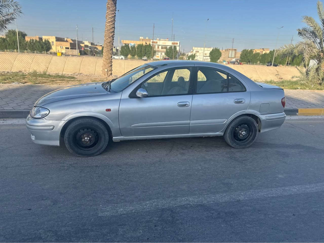 السلام عليكم 
نيسان سني ياباني بلادي يسرة 2001 رقم بغداد انكليزي مشروع وطني تحويل ثاني يوم سيارة نظيفة كلش وبيها كم قطعه صبغ جمالية تبريد ثلج باتري وتابر جديد مكينه وكير خير من الله 
***********
*********** دهل اوران, واسط
