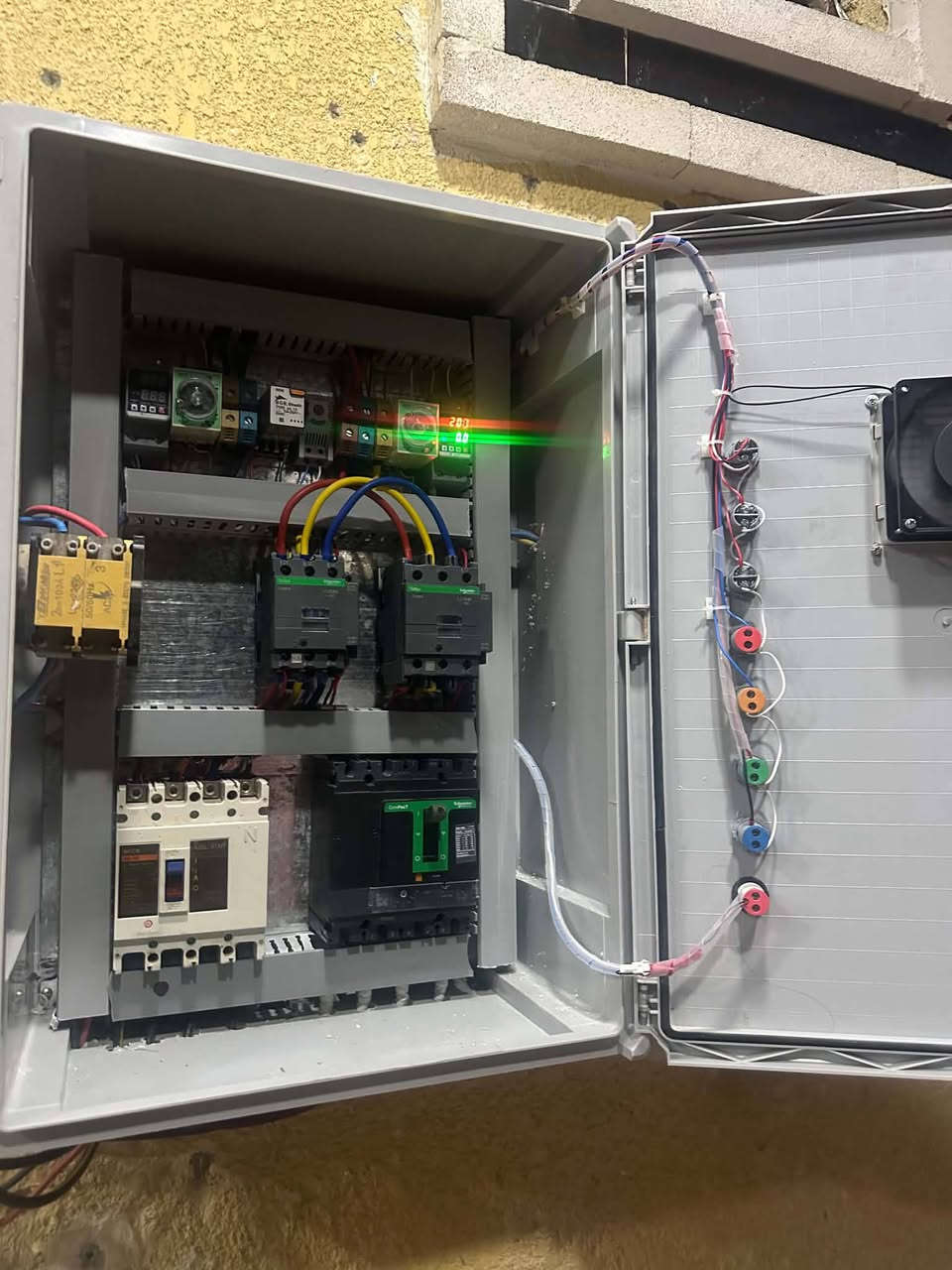 🧐السلام عليكم 🧐
عمل بورد ATSوطني ⚡ RSTمولد ⚡💡 
عندك بورد تعبان احنه ارتبه الك ماعليك الى الاتصال 
اخوكم الفني عبدالله عبار 🦺 *********** 📞⚡وتساب فيس
