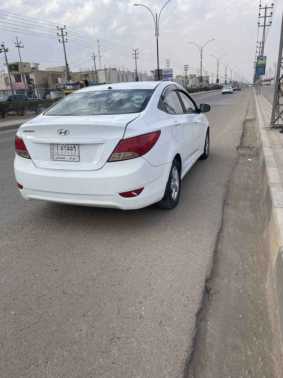 ‏سلام عليكم أكسنت موديل 2015 سنوية جديدة مشروع وطني بها صبغة قليل الحدادية تخم تاير سيارة حلوة مكينة 1400 ￼ سيارة بالعمارة السعر 77 وبيها مجال *********** ￼
