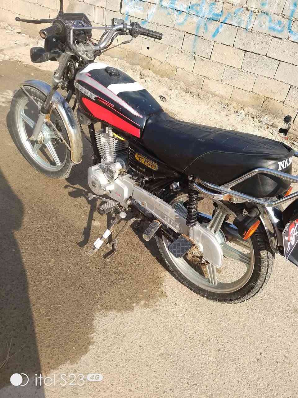 السلام عليكم للبيع دراجة سيفان 19كامله مكمله اوراق ومحرك خير من الله وكهربيات كامله   المكان المفرق  *********** سعر 400بيهه مجال قليل
