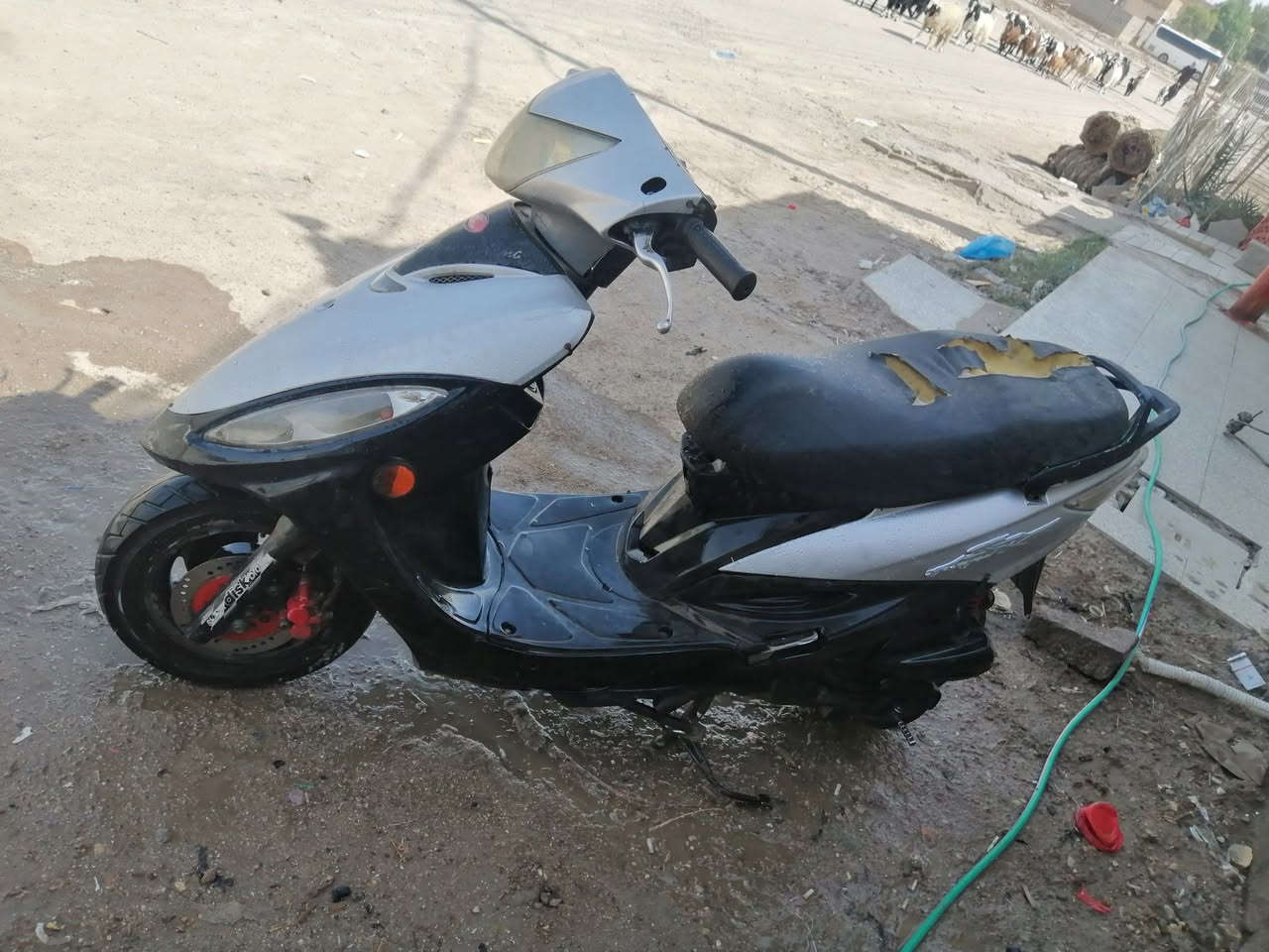 كامكو جي فور شغاله سلف هندر كهربياات كامله ما نقصه شي جاهزه ب٣٠٠ وبيه مجال مكاني فضليه ***********

