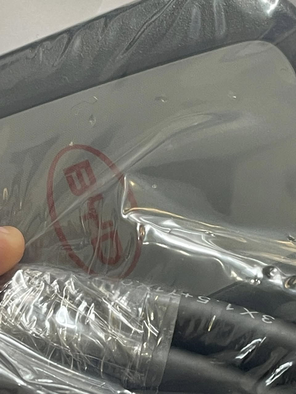 سلام عليكم عدي  شاحنه بي واي دي  تشحن كل السيارات  جديده بالجيس الي تشتغل بدون ايرث 
كبل ع كهرباء 
اخذتها لسياره مالتي و مالتي طلع بيها وحده 
اخذتها ٨٠ الف 
موجود عدي توصيل لكل العراق و للي يحب يجي ياخذها من يمي مكاني بالكاظميه


**إذا كنت صاحب هذا الإعلان وتريد حذفه لأي سبب، رجاءا أرسل رسالة إلى الدعم الفني**