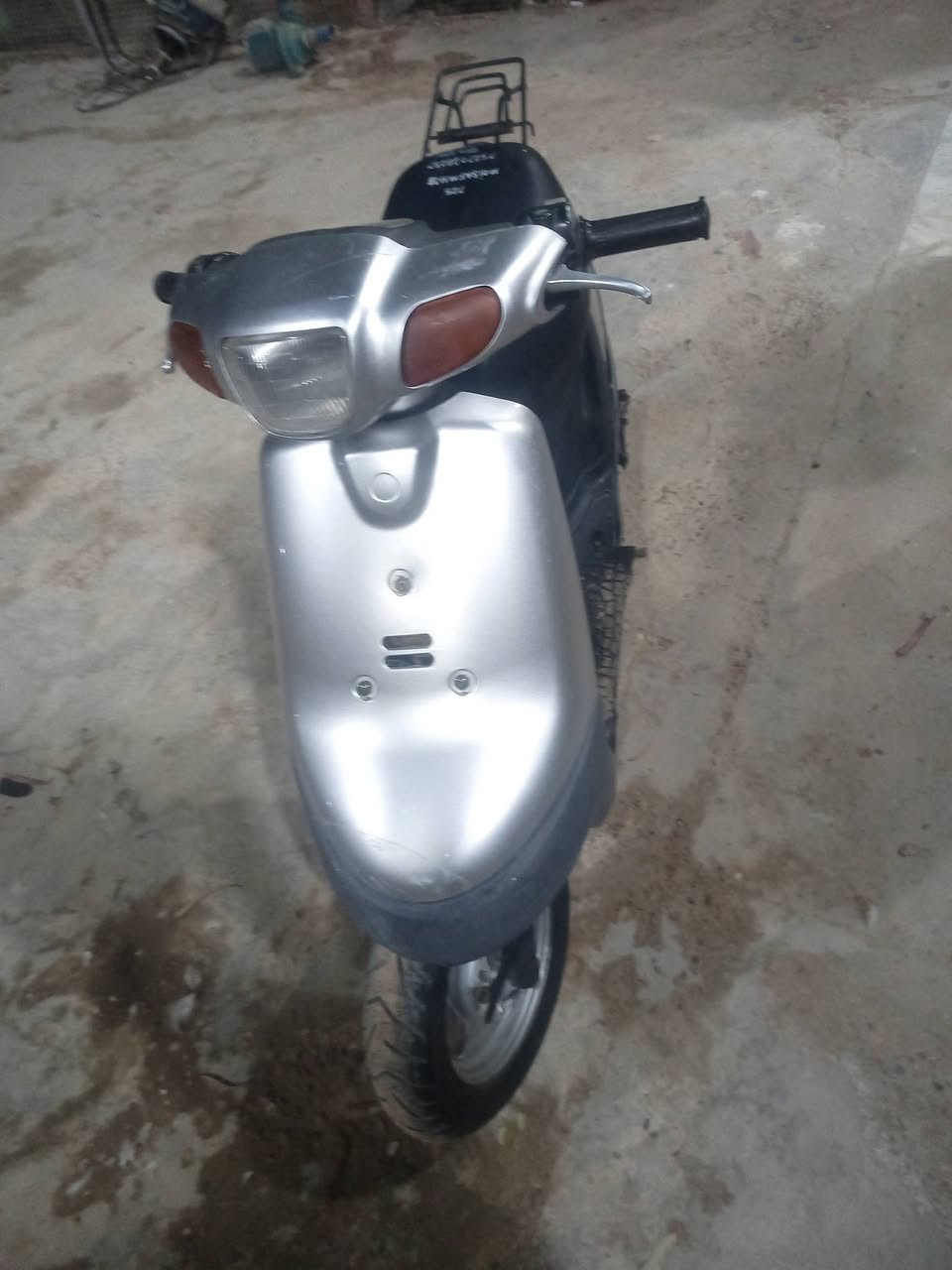 السلام عليكم دراجه بطه جديده دراجه زينه مرتبه كلشي جديد دراجه مابيها عطلات ابد صالها فوك ٣اشهر عندي ماعطلانه كيج مال سرعه يشتغل بكاني كربلاء المقدسه الجماليه للاستفسار الاتصال على الرقم *********** موجود واتساب السعر ٣٠٠الف وبيها مجال قليل حك الجيه او مراوس نزل خاص
