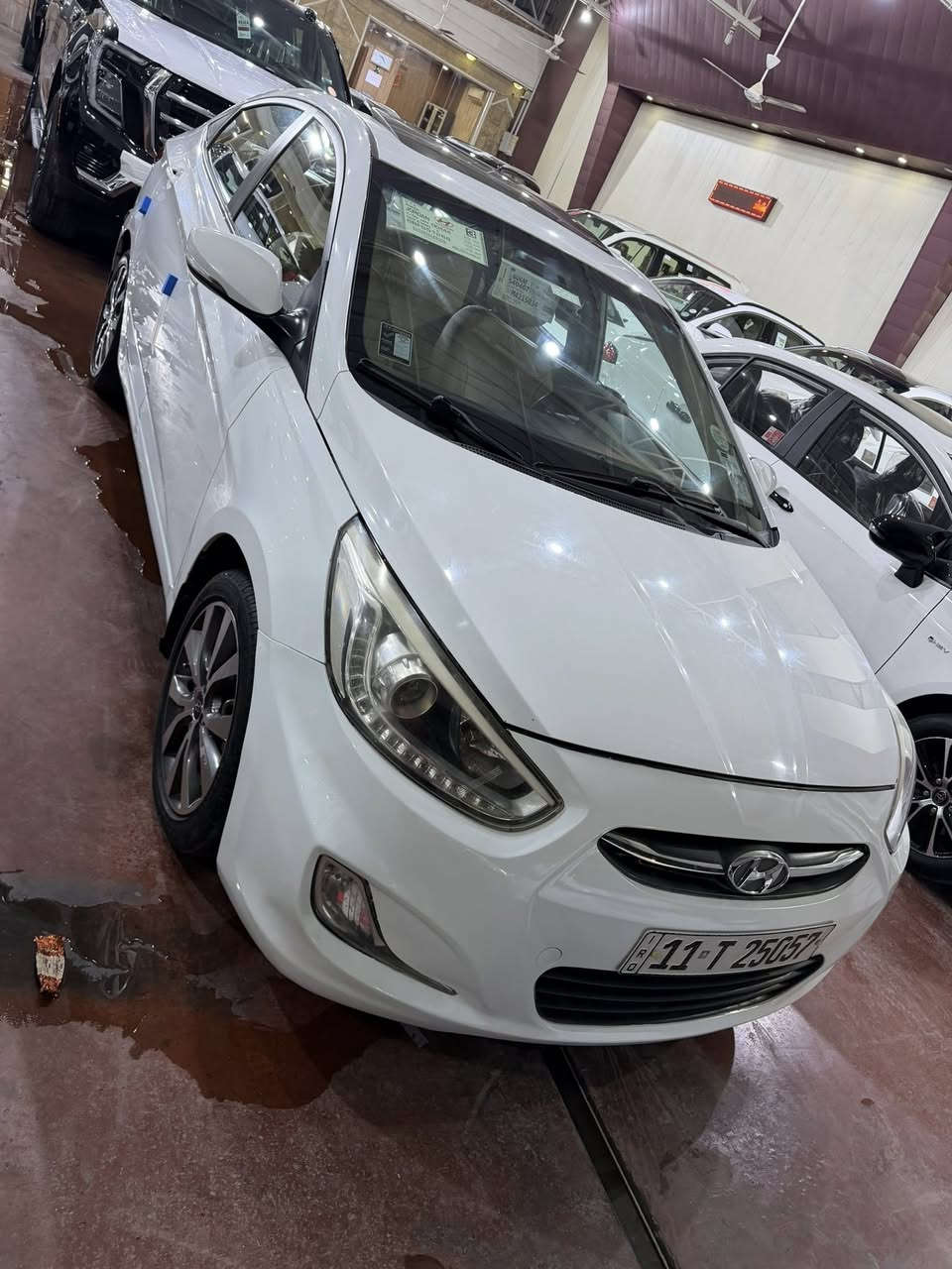 للبيع 2016خليجي
ماشية 100
بدون صبغ 
فتحة
وشاشة
السعر 110
وبيها مجال بسيط
الاتصال ***********
