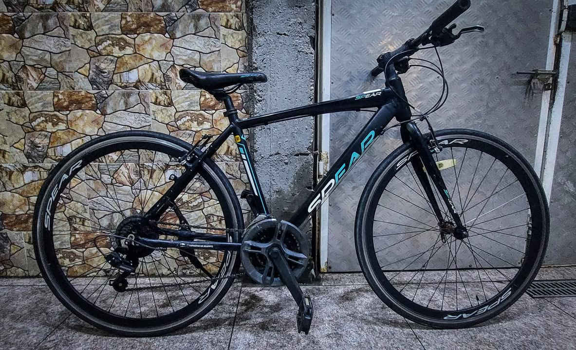 السلام عليكم
بايسكل C700 
شركة SPEAR  
هيكل الباسيكل المنيوم 
سستم كله شيمانو عدى بدال الخلفي 
كل شي شغال بي البريكات والعقرب الخلفي والامامي 
السعر 150الف
*********** واتساب أو اتصال
