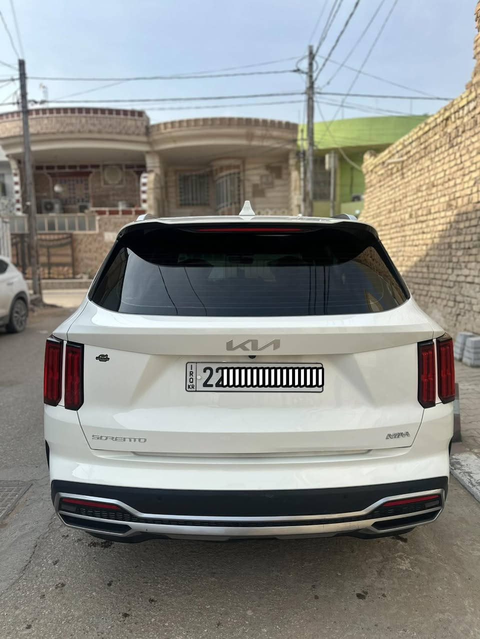 للبيع كيا سورنتو موديل 2023 خليجي فول موصفات وكالة شركة نيم ضمان 5 سنوات ماشيه 37 كفاله عامه السياره محرك v6 سلندر 
السيارة جدا جديدة واستخدام شخصي بالعافيه عل ياخذها ومتوازي ع بيعتة جدا 
مكان السياره النجف الاشرف 
السعر 287 وبيها مجال بسيط 
 *********** بيه وتساب اعتذر ع المراسلة  غير متفرغ فقط اتصال تحياتي …
