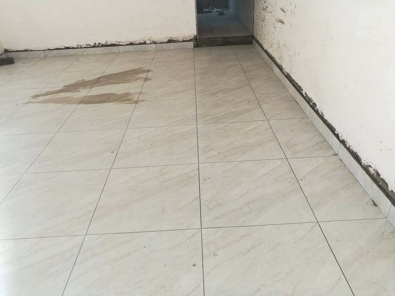 السلام عليكم اسطه سيراميك كاشي مرمر شرط إستلام مهندس اتصل وتدلل ***********
