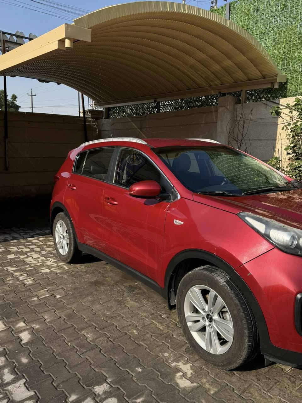 سبورتج ٢٠١٧ وارد اوربي مكينة ١٦٠٠ GDI ضررها ( باب السائق صبغ والباب خلف السائق تبديل و بارد شبر جاملغ ايمن بدون ايرباك ) السعر ١٣٥ وبيها مجال بسيط ***********
