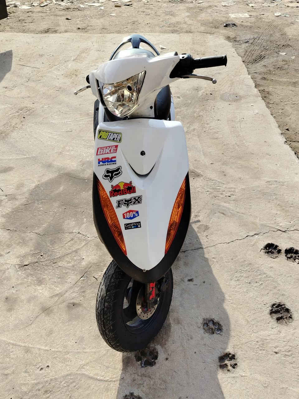 السلام عليكم ماكس عدله للبيع ماناقصها برغي واحد مكينه ٥٥ مفتوحه ل غرض تزويد شلعه ومعدل تاكل الكاع اذا مو ١٢٠ ترجع ادامه كلجات قبل جم يوم سويت خرز wf قايش wf  بيها صدر ازرق رياضي قبق عنابر ازرق  صالنصه اف ام كامله مكمله دراجه دهن كله اموزويل سكوتر بانزين محسن دراجه معتني بيها حيل ياباني مكاني كربلاء سعر ٥٥٠ بيها مجال بسيط حيل رقمي *********** انستا
