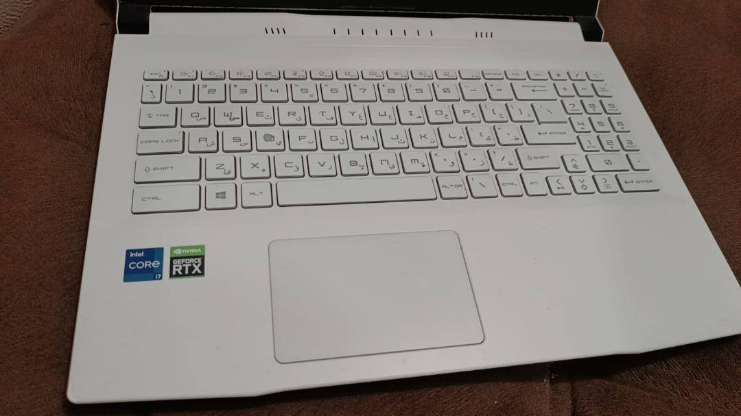 للبيع Msi sword السعر 800
المواصفات :
معالج i7 11800H
كارت الشاشة RTX 3050TI
ذاكرة عشوائية Ram 32GB
هارد ssd 512 
شاشة حجم 15.6 144hz fhd

بي مشكلة وحدة بالشاشة من تصير سودة يطلع هذا البياض موضح بالصورة، فقط من تصير الشاشة سودة و اذا مشتغلة الوان الصورة طبيعية مثل ماموضح بالصور، غير مشكلة مابي

شاحنة و الكارتونة و الاوراق بداخلها موجودات كاملات


**إذا كنت صاحب هذا الإعلان وتريد حذفه لأي سبب، رجاءا أرسل رسالة إلى الدعم الفني**