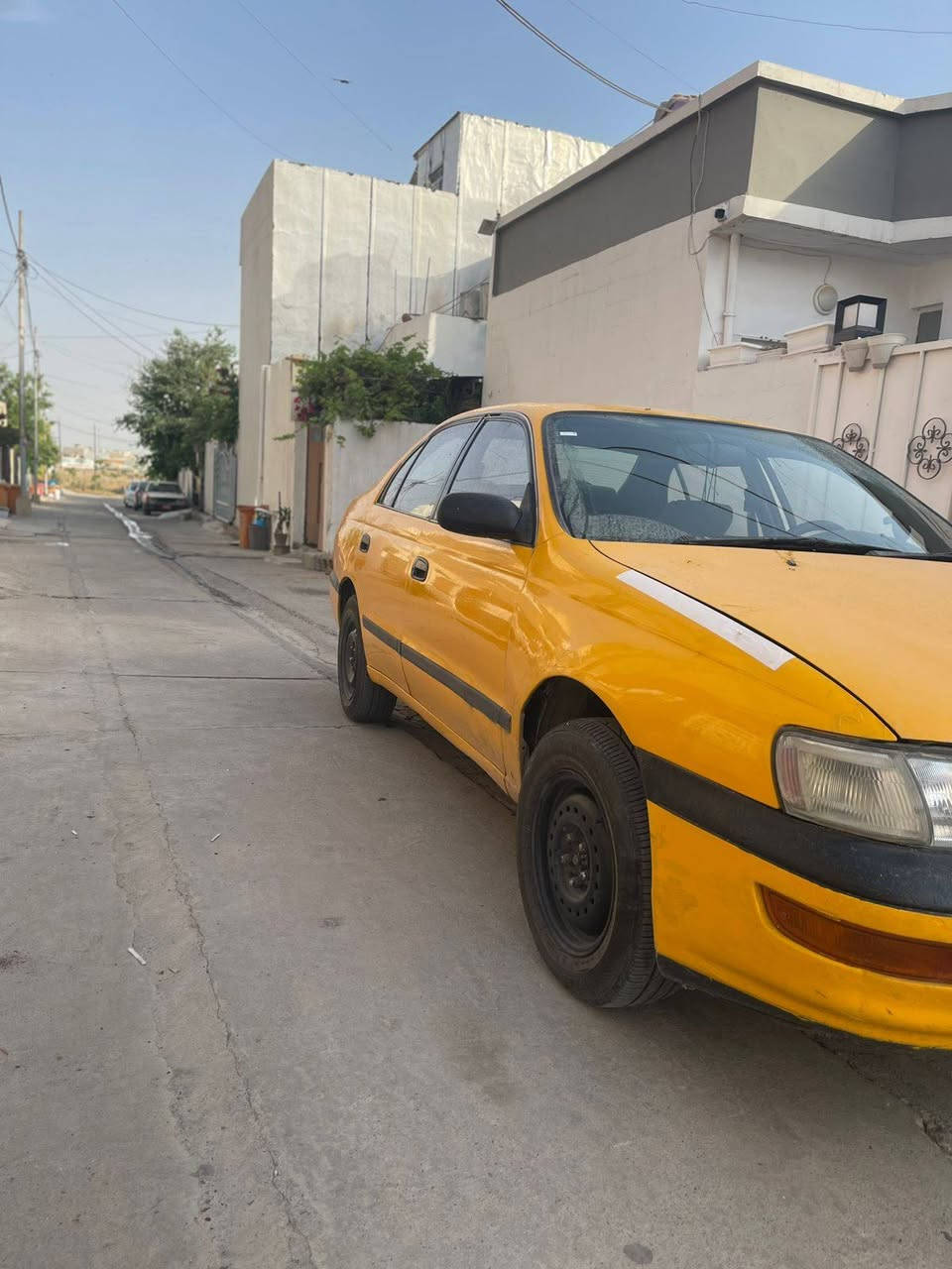 كرونه نفخ موديل ٩٥ كير و محرك كامري لوك صدر لوك كهربائيات مضبوط اربع تايرات جديد سياره مابيها اي نقص السنويه ضايعه كتاب الفقدان واوراقها كامله السياره نضيفه و متعوب عليها شرط التحويل و والوكاله عنوان كركوك *********** موجود واتساب
