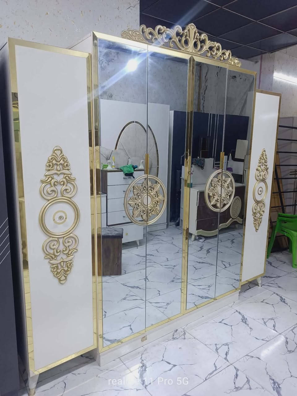 غرفة نوم تركي مستخدم😍💥 
 نضافة95💯
عدد القطع / 9 🩷💥
نضام / ابواب هايدروليك🦋✨
سعر / 650🤍✨
شد ونقل داخل بغداد مجاني🛻
يوجود توصيل محافضات


**إذا كنت صاحب هذا الإعلان وتريد حذفه لأي سبب، رجاءا أرسل رسالة إلى الدعم الفني**