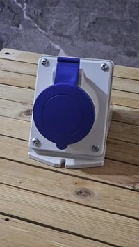 ٣٢ امبير أصلي يطالي للتواصل٠٧٧٢٢٦٣٣٧٨٧