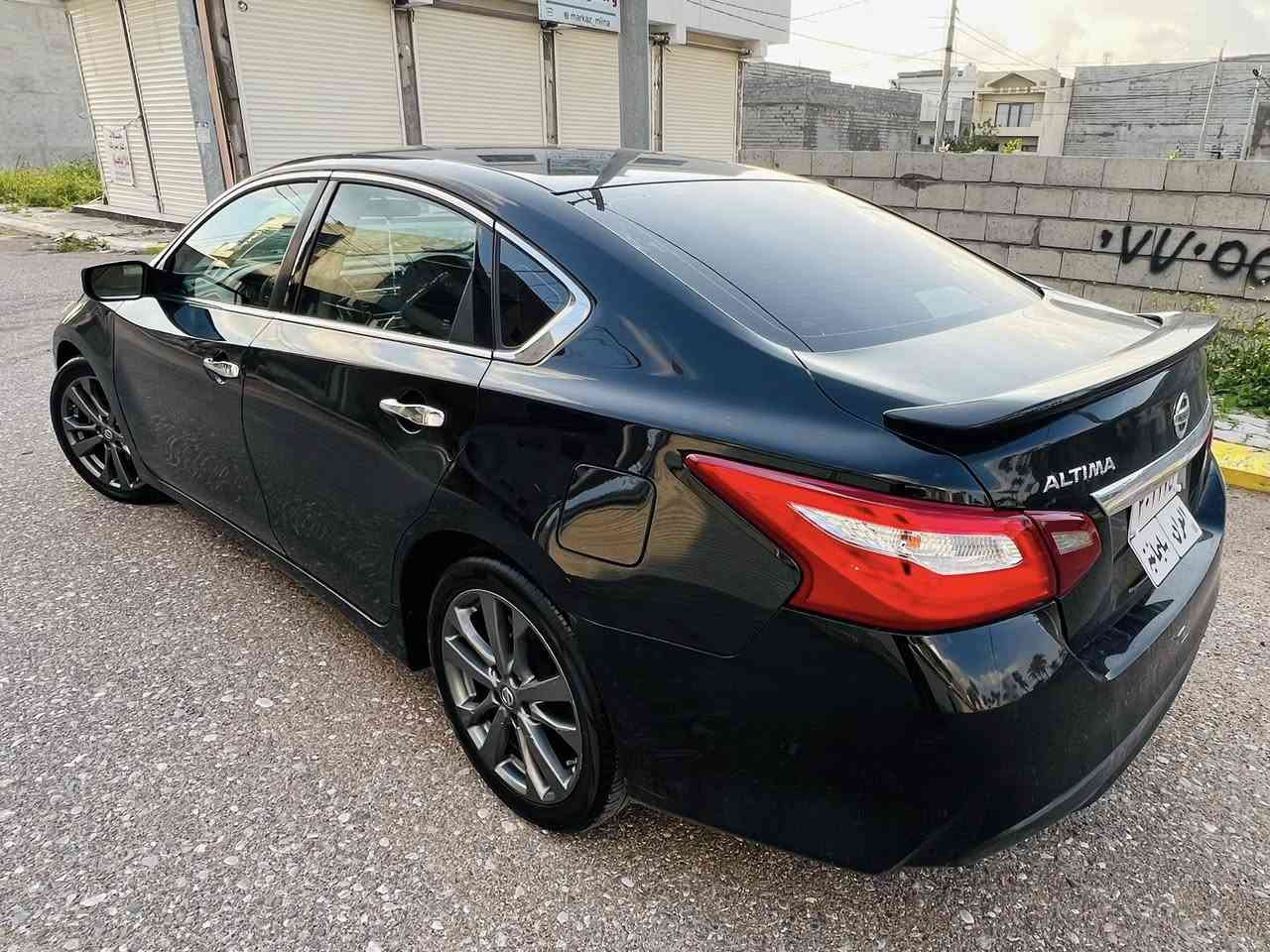 نيسان التيما
موديل 2018
فئه s
سعره 117 وبي مجال 
مواصفات 
بصمه 
تشغيل عن بعد
شاشه 
تحكمات 
كشن كهرباء 
ويل كب
ضرر بدون دواخل بدون ايرباك فقط جاملغات امامي صبغ وبدون تبديل فقط صبغ سياره احله من صور 
كير مكينه بشرط 
سنويه جديده
ماشي ٨٨ ميل 
عنوان ديالى خانقين 
واي استفسار 
***********
