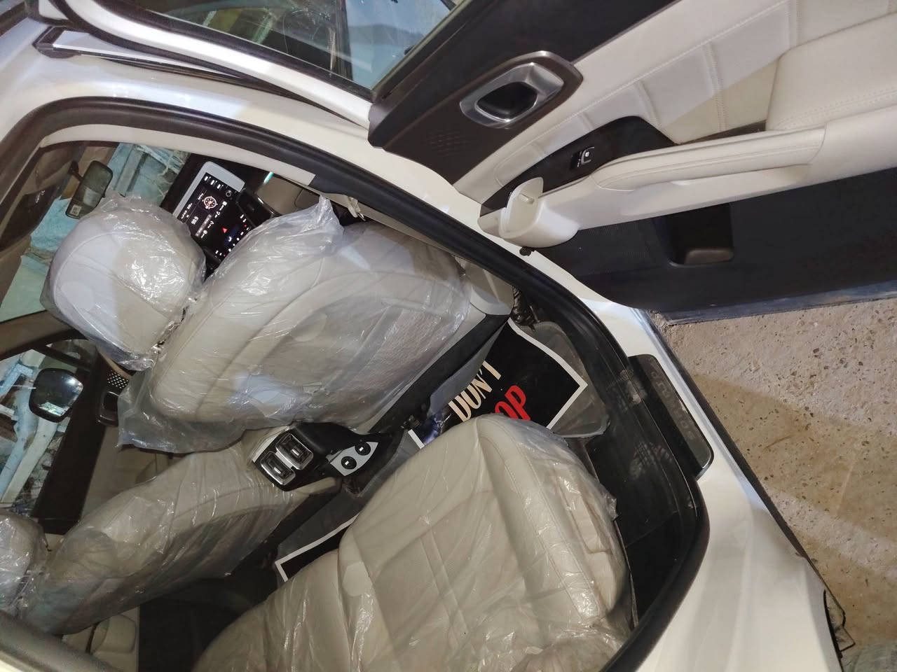 سورنتو موديل ٢٠٢٣ رقم بابل بسمي
ماشية ٧٥ فول ماعدا البانوراما أرقام جديدة هزة جديدة
السعر ٢٨٥ وبيها مجال قليل. بيع او مراوس حسب القناعة


**إذا كنت صاحب هذا الإعلان وتريد حذفه لأي سبب، رجاءا أرسل رسالة إلى الدعم الفني**