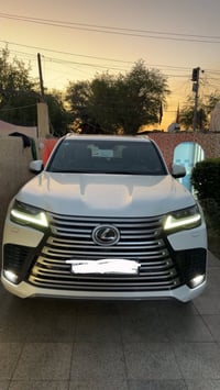 لكزس بلاتنيوم • ٢٠٢٤ • ٤٧٠٠٠ كم