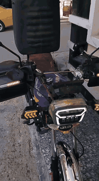 سلام عليكم
للبيع دراجة سونلك ايراني 
موديل ٢٠٢٤
نضام بصمة
وسلف 
وهندر 
أوراقهة موجود 3 اوراق منفيس ومال معرض ومال الدراجة الكارتونية و الكتلوك 
الدراجة نضيفة ومرتبة وعلة ايدي 
لونهة بنفسجي مميز ابو اللمعة
خير من الله الدراجة مكفولة من كلشي لا نضوح ولا تبخير ولا دخان ولا اول ولا تالي جيب وياك فيتر و افحص مكاني بغداد الغزالية وهذا رقمي وبي واتساب *********** اي شي تواصل وياي سعرهة 900 وبيهة مجال
