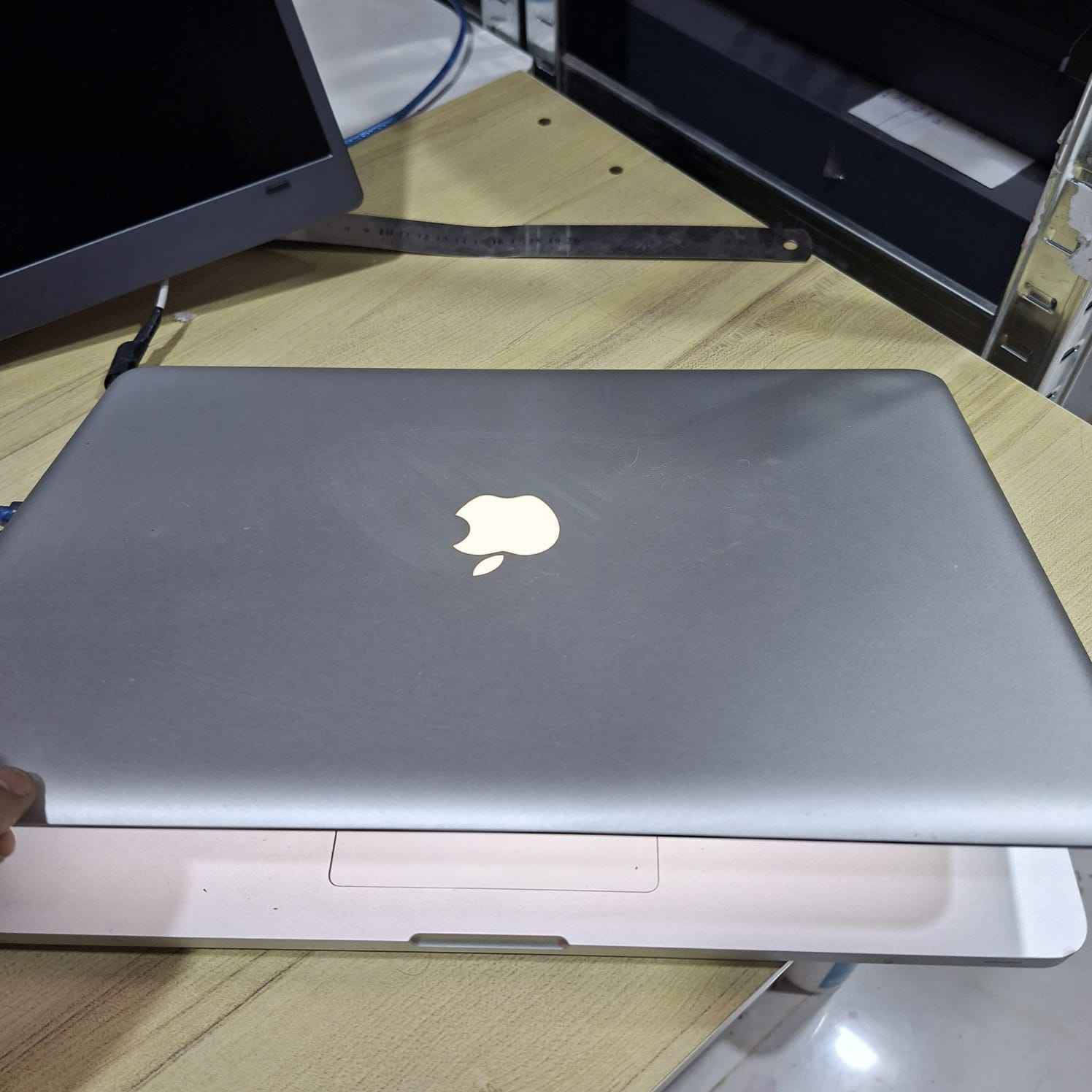 ماك بوك برو نضيف كلش استخدام منزلي 

مكاني كوفه حي المتنبي *********** النجف, العراق
