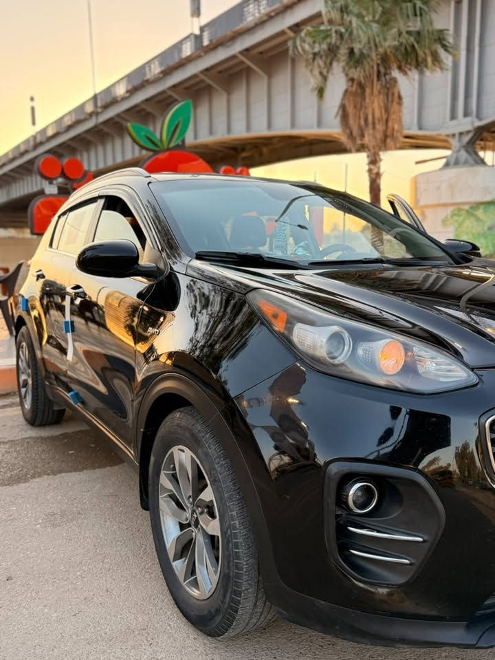 السلام عليكم
كيا سبورتج 2018 رقم أربيل 

              بـ أسمي تحويل ثاني يوم 

  لون اسود ملكي بدون حادث كلين 

        بس جامرلوغ الامامي مبدل ومصبوغ امامي 

بشرط / سونار ، شواصي ، لغود ، كير ، محرك ، مكفولات

        محرك /      2400   Gd

سيارة جديدة مال بيت

داخل لون اسود ، تحكم ستيرن جهتين ، شاشة كبيرة ،

كأمره دوار ، تبريد قطعتين ، كسوات هيتر ، مانع الانزلاق، 

كروز مثبت سرعه، فور ويل ، سبايدر بلادي 

نظام صعود ونزول منحدرات  مود درايف 

ثلاثة أنظمة قيادة ، وبعد بيه مواصفات

السعر /  148 $ وبيه مجال حك جيتك 

  للاستفسار /  ***********

     متواجد  / ع نت واتساب  ، ماسنجر 

ملاحظة /  سونار موجود و السياره للبيع فقط

