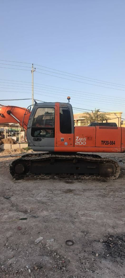 يلعن مكتب ابو جبل لتأجير كافه انواع الاليات عن توفر كافه الاليات الثقيله والمتوسطه حفارات شفلات حادلات وكافه الاليات  والخدمات التي تخص البناء وتجهيز مواد البناء وهدم الدور بأداره ابو جبل *********** متوفر اتصال او واتساب
