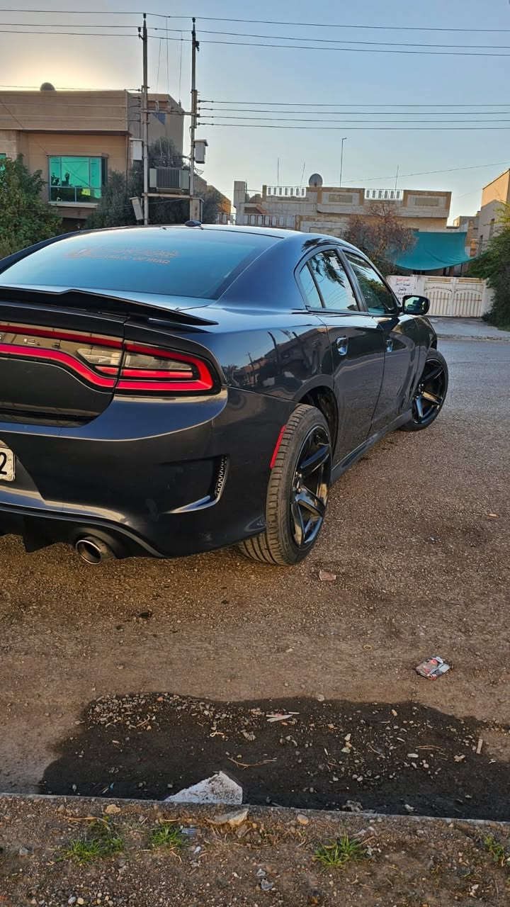 السلام عليكم 
للبيع جارجر 2019  SXT 💙
وارد امريكي 
محرك 6سلندر 3600
 بيها جاملغ امامي جهت السايق خشم الجاملغ صبغ والجاملغ جهت العبري بس بارد اربع اصابع وبنيد مبدل Rt 
السياره جاهزه صدر وحدادية وتبريد وتايرات 

ماشيه 90 الف ميل

السعر  186 $$$ بيها مجال بسيط 
للاستفسار اتصل ***********

مكاني بغداد حي علام شارع الرافدين
