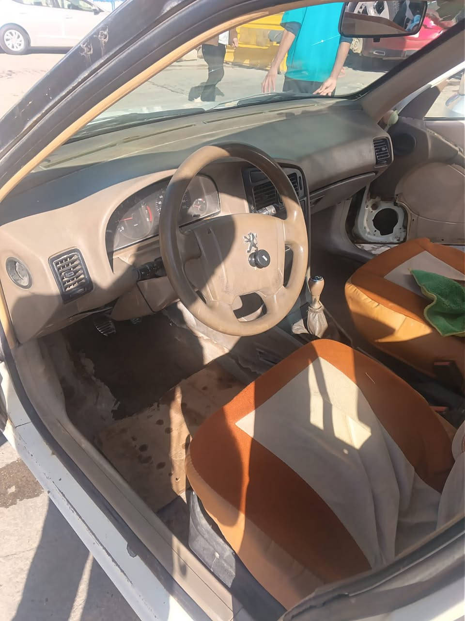 🚗 بيجو 405 للبيع

موديل 2009 
سيارة كير ومكينة كفاله 
وتبريد شغال ثلج 
سياره اقتصاديه وقويه 

سعره 28 ورقة وبيه مجال بسيط

الموقع / كربلاء المركز 
للاتصال / ***********
