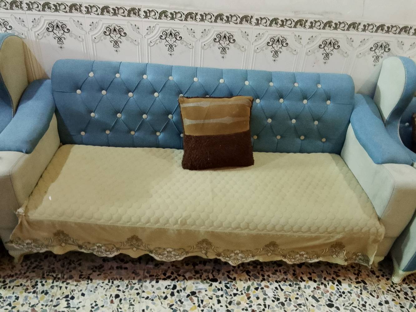 السلام عليكم تخم لبيع اصلي مو سوكي مع سيت طبلات السعر 750 بي مجال نظيف كلش مكان بغداد الكماليه ***********