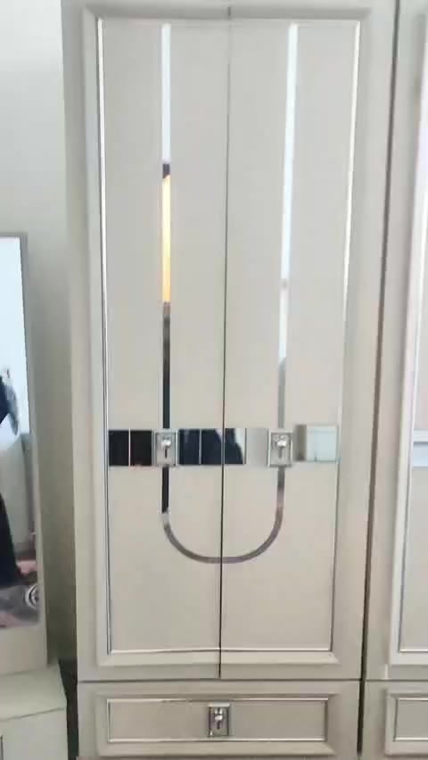 البصرة/التنومة/الاكوات الثالثة
غرفة نوم أخت الجديدة ...مستعملة مدة قليلة مع مندر مع فرشة للبيع بسعر مليون دينار وقابلة للتفاوض


**إذا كنت صاحب هذا الإعلان وتريد حذفه لأي سبب، رجاءا أرسل رسالة إلى الدعم الفني**