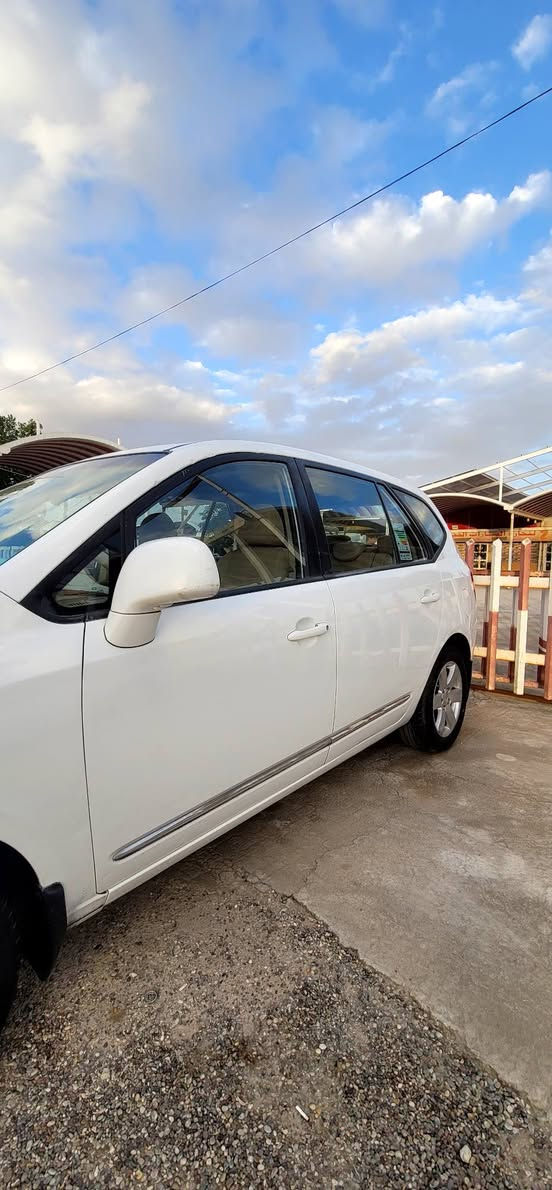 من رخصه الأدمن كيا كارنز للبيع موديل 2009 خليجي  رقم اربيل الماني مكينه 2000 دوش بيهه صبغ ٤ قطع بدون ضرر قوي 
مكينه كير حداديه تخم تاير شرط كلهن لوك تبريد قطعتين شاشه كامره خلفيه 7 راكب السعر 105بيهه مجال اخوان عنواني النجف الأشرف *********** اي استفسار بخدمتكم
