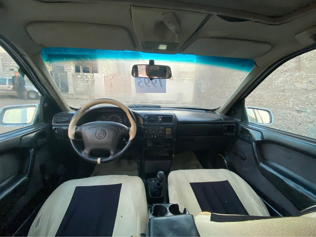 اوبل فكترا1995حجم18كيرعادي
كيرومحرك بشرط
تحويل بشرط
قطعتين صبغ
ويل كب 
سلايت
دبل ايرباك
داخل جديد
سياره بدون مسرف
سعر42ومجال
***********
*********** سميل, دهوك
