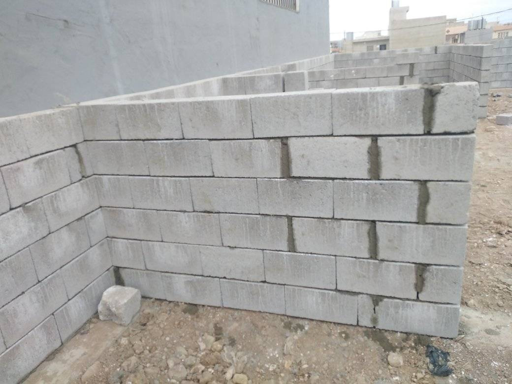 السلام عليكم اخواني إني بناء مال بلوك اللي يريد اشتغلوا باليوميه تريد بالالف وهذا رقمي موجود بالموصل) ***********) -( ***********
