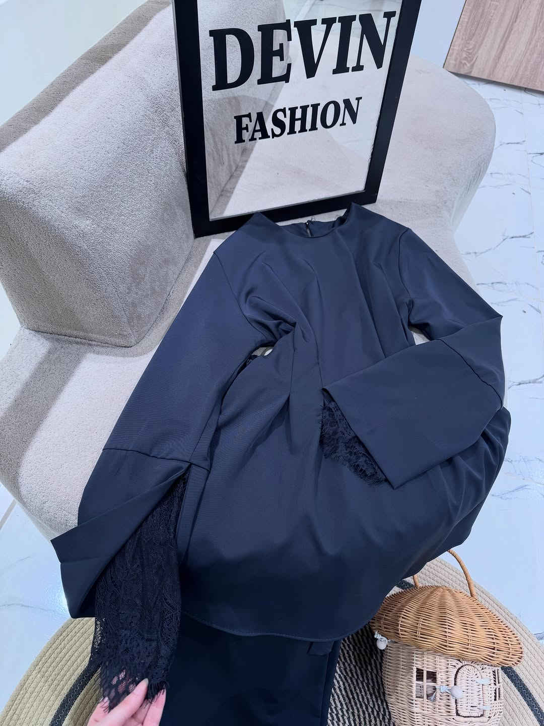سوت مخصر بتصميم ردن دانتيل كوالتي عالي جدا 🔥
متوفر ب 5 الوان ✨
طول القميص 75cm 
 بنطرون كيلوت طول 110
قياسات 38-46
قطع محدوده 🔥
#اكسبلور_explore #اكسبلور_فولو #اكسبلورر #اكسبلور_العراق_السعوديه_الاردن_ايران_الكويت_طق_لايكات_كومنت_يلاا💙 #اكسبلور_ضيفونا


**إذا كنت صاحب هذا الإعلان وتريد حذفه لأي سبب، رجاءا أرسل رسالة إلى الدعم الفني**