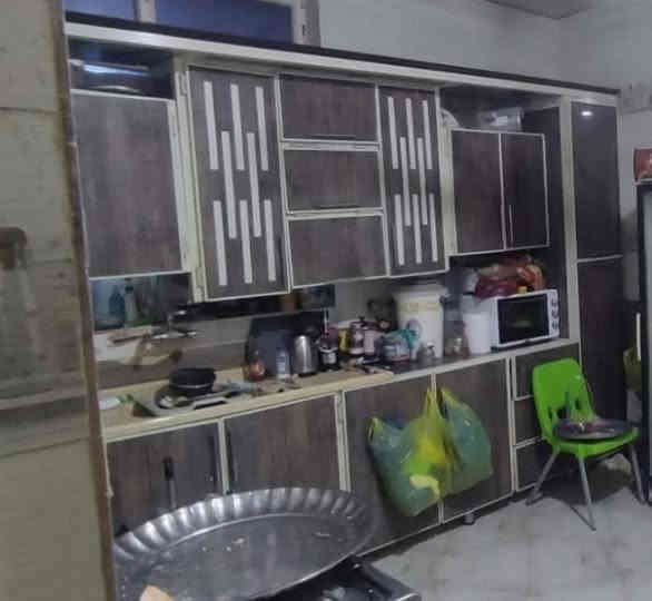 كاونتر تصميم خاص نضيف تسكام وشغل درجه اولى سنك مرمر والادوات تركي مكاني السماوة طول 3متر ب600مع المجال كلفني مليون ونصف بس للضروره احكام الياخذه مايندم والف مبروك اعليه رقمي ***********
