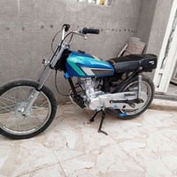 شباب دراجه وراق لمحرك صارله ٣من شاده كله جديد سعر خاص هاذه رقمي ٠٧٨٢٢٠...