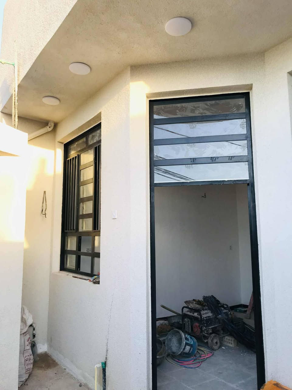 بيت للبيع 100.م الموقع حي الاسرء حسينية بنت الحسن
***********
