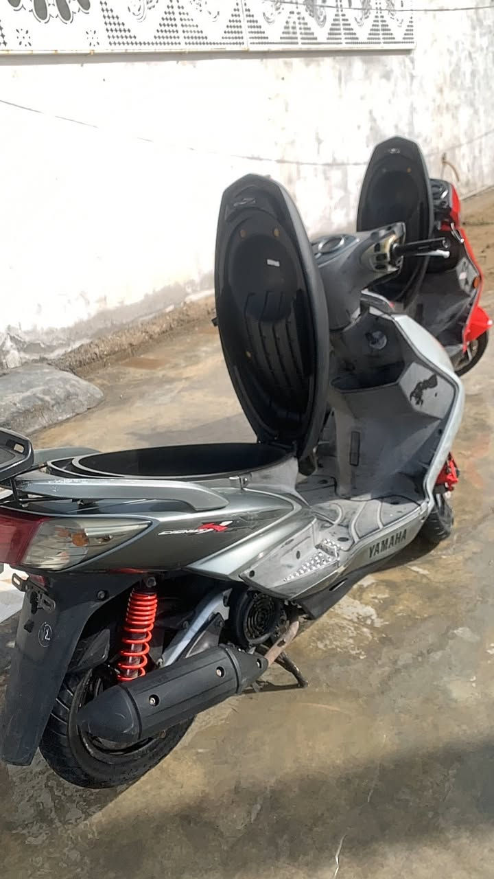 قطعتين سكـنز فحـل للبيع فقط بدون مراوس 📍
الحمـرة نـوزل خطين كفـاله عامه 🫣
والرصـاصيـه كابريتر كفـاله وفوك الكفاله هم🙂‍↕️
دراجـات نضـيفات جداً جـداً
كاملات مـن كل النواحي هندر وسـلف اي وقـت 
والنـضافه واضحـه بل صور 
الدراجـات خـتم واحد إذا بيهـا حرف او رقم مختلف تأخذها وتطـلع 🙃👌🏻.
المـوقع ديالى بعـقوبة 📍
للاستفسار ***********
موجود رصـيد او واتس اب 
ماسنجـر ما ارد 👍🏻.
