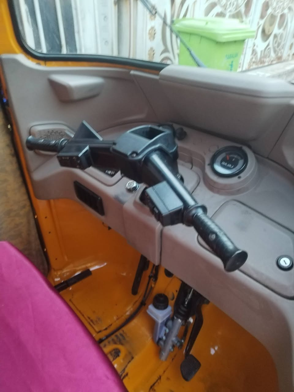 السلام عليكم تكتك 2022 رقم وسنويه وتحويل ثاني يوم مكينه مشروكه وضربات خلفيه مرجعه على بارد وتخم تايرات جديد سعر 8/600 رقم ***********
