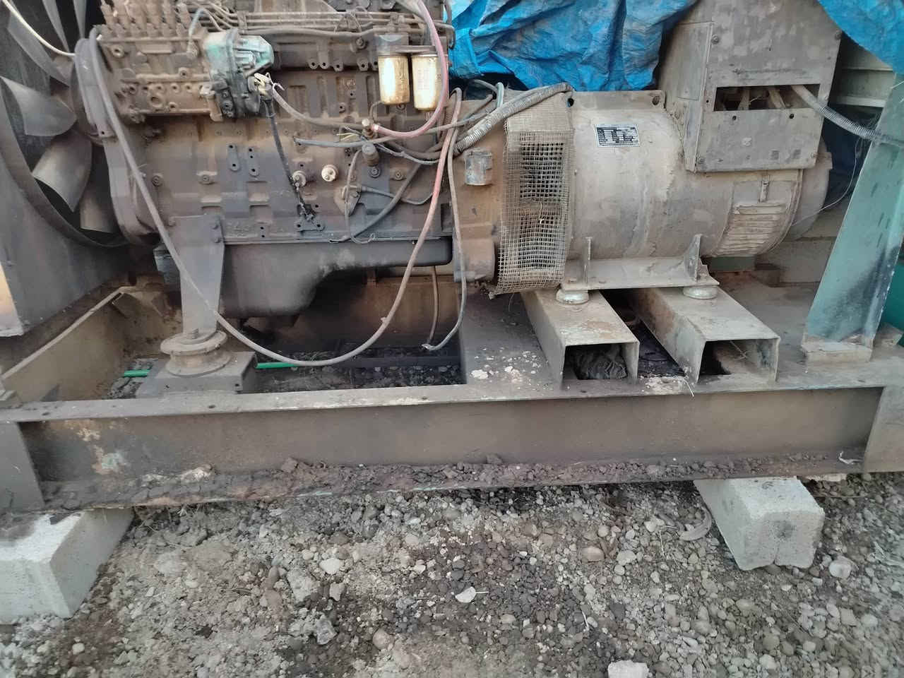 من رخصت الدمن مولدات عدد٢ البيع واحد كمنز ٢٤ مولده ٢٠٠ بيه كازكيت والثانيه فولفو ٧٣  كاطعه كرنك
مولده ٢٠٠  كيفي سانفورد ***********
