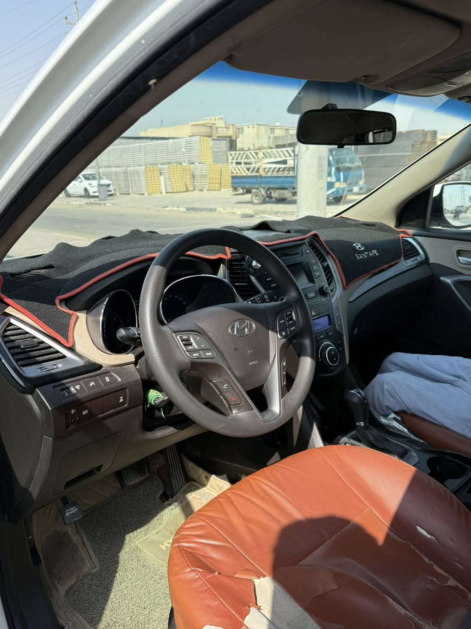 سلام عليكم
سنتافي 2015 ماشية 140 الف كيلو 
خليجي مكفوله من الضربه والصبغ 
والكير والمكينه كفاله سياره عليها اقساط على راعيها حاليا ما تتحول بس وكاله رقم بصره للاستفسار ***********
سعرها مناسب جدا 
بصمه 
شاشه زغيره 
كامره خلفيه وحساسات 
مري شفط 
مكينه 6 سلندر 3.3 دوش
لايت زنون عالي ناصي بلوجكتر 
ما ناقصها اي شي   
تخم تاير باتري جديد 
السياره استخدام شخصي بعدها جديده 
اتصلاو واتس اب 
***********
