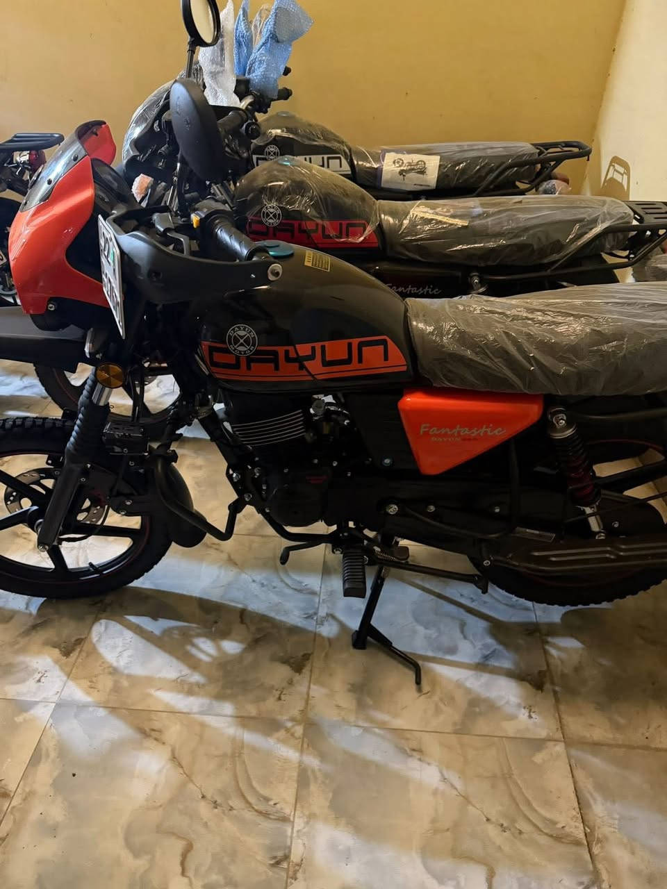 سلام عليكم 🧡
دايوان للبيع موديل 25 بعدهه زيرو ماشيه 80 متر فقط زيرو زيرو ابيعلك 

رقمها إربيل تحويل ثاني يوم : الدراجه مزوده تزويدات فول بس المازده الاماميه من سيزر ب75 الف

الون المميز 😍

مكاني ديالى جسر خرنابات 📍سعرهه (( 2750 وبيها مجال للطيبين ))  هـ ***********

رجاً شباب الي مايعرف بسعارهن  ينورنه بكلمه طيبه🤍
