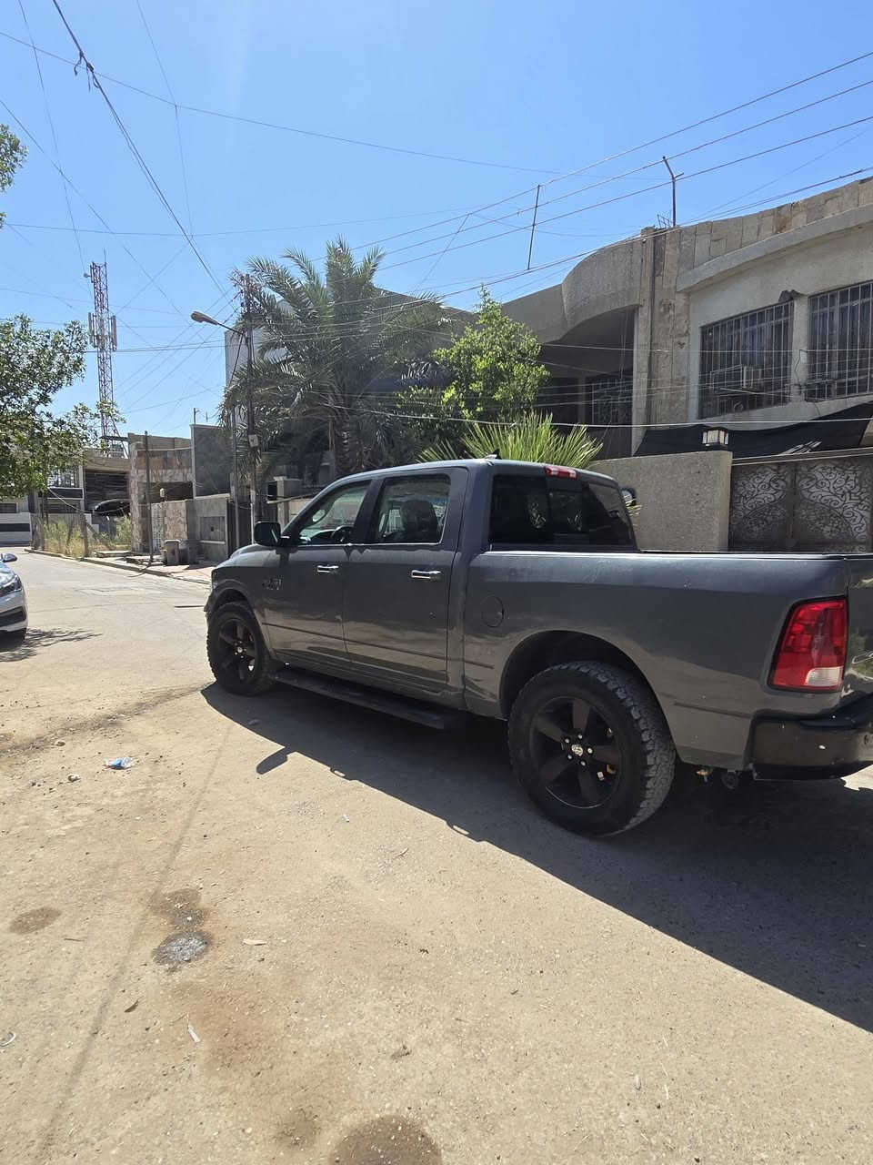 سلام عليكم
السعر 150 وبيهه مجال بسيط
للبيع صبغ عام حادثهه ٤ قطع بدون دواخل او ضرر بالشاصي 
بك هورن موديل 2016 فور ويل 6سلندر وباقي باب طويل بدي قصير 
مكان بغداد 
***********
