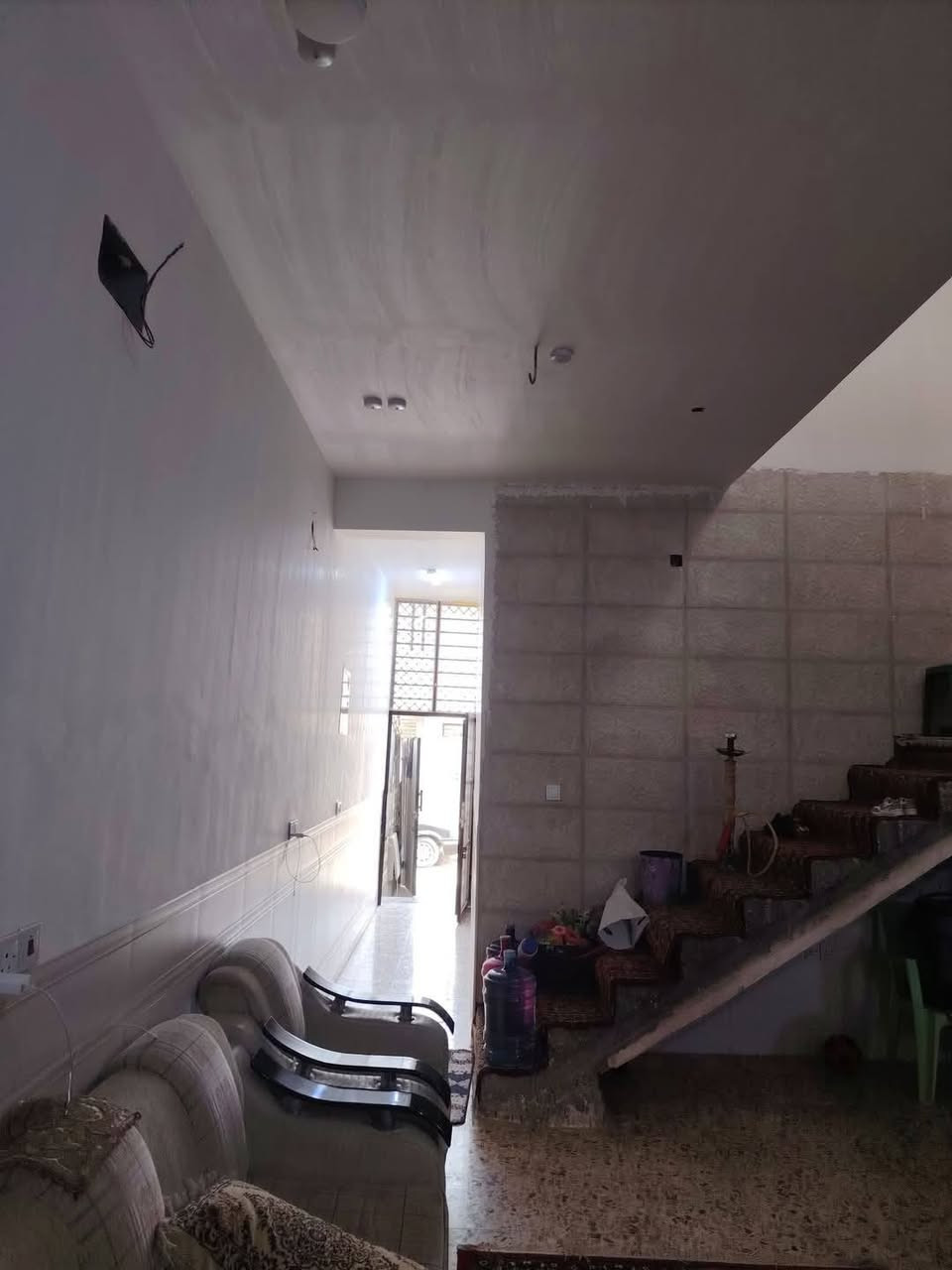 اللهم صلي على محمد وآل محمد 

يعلن مكتب عقارات البياتي 

عن دار للبيع. نضيف جداا. موقع راقي ومميز

طابو زراعي سند 25.  تحويل مباشر 

الموقع البكرلي الثالثه فرع الصوره 

المساحه 100 م.   5*20. طابقين 

غرفتين نوم. ستقبال. مطبخ. هول.منور.مجمع صحيات. كراج سياره

للاستفسار مراجعة مكتب عقارات البياتي في موقف دانه مقابل أبو توحه 

او لاتصال *********** وتساب
