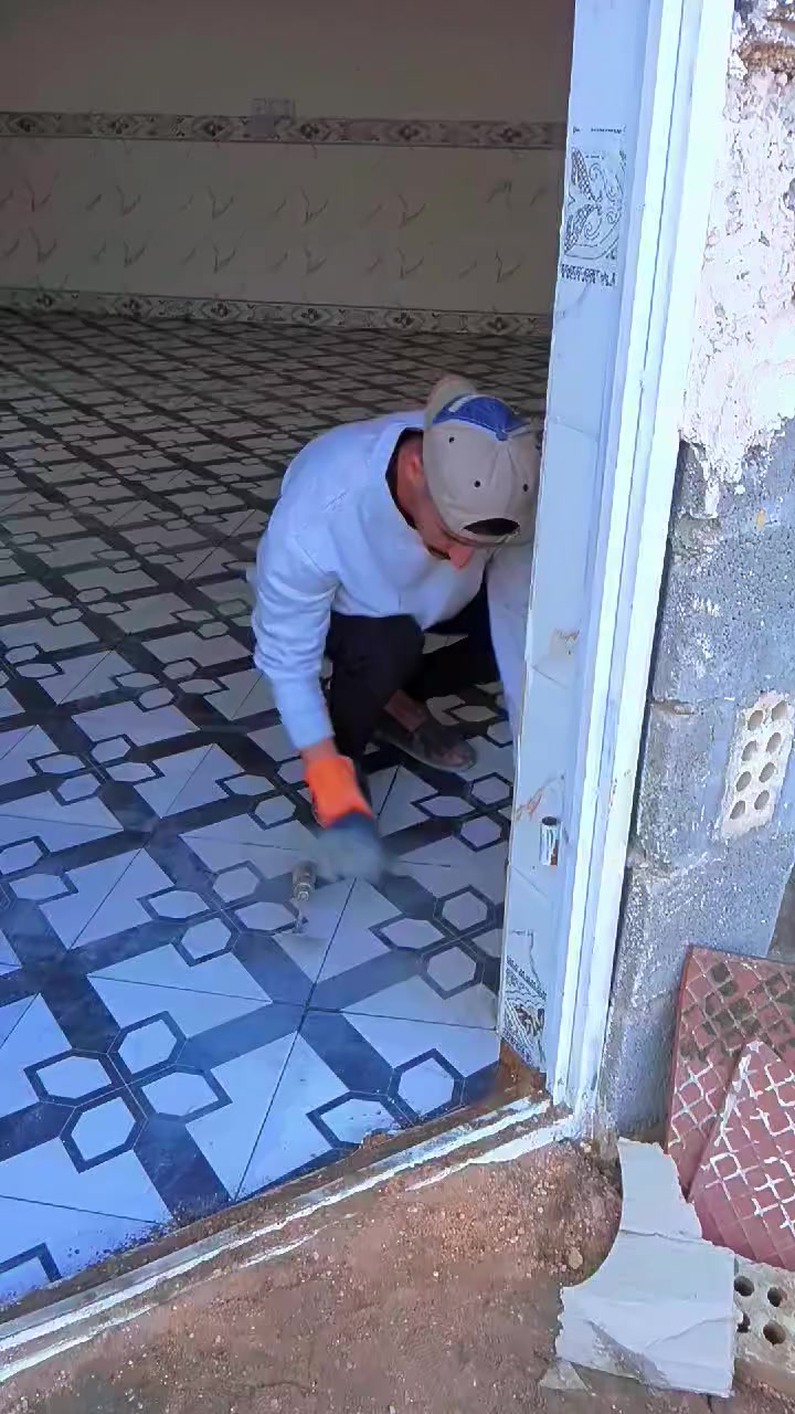 ***********.   ترميم المنازل //البخ /سيراميك /صبغ /وبناء/تسليم مفتاح/طوريج وبابل وكربلاء
***********
