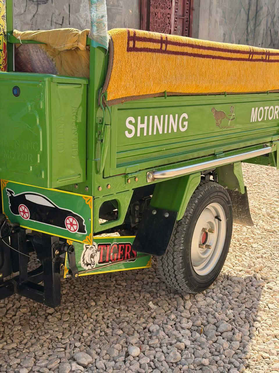 السلام عليكم متاح ستوته للبيع موديل 23صارلها 3اشهر من طالعه من الشركه مكاني بابل السياحي السعر 3وبيها مجال والشراي بخدمته ***********
