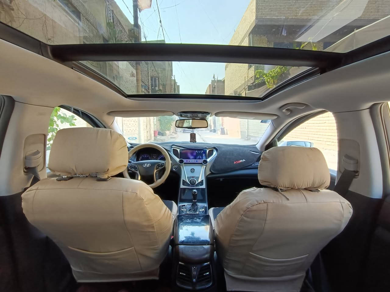 السلام عليكم هونداي ازيرا مديل ٢٠١٢ بغداد فول واحد على واحد بصمه سايد بريك دكمه تدفئه بالكشنات.كشنات كهربائيه  مري شفط ترحيب ثلاث بردات جامه الخلفيه برده على دكمه تبريد قطعتين مبدل جاملغ عكس السائق بنفس الون وسياره جاهزه مابيه اي نقص ماشيه ١٧٢ والسعر ١١٥ وتصال على هاذا الرقم ***********
