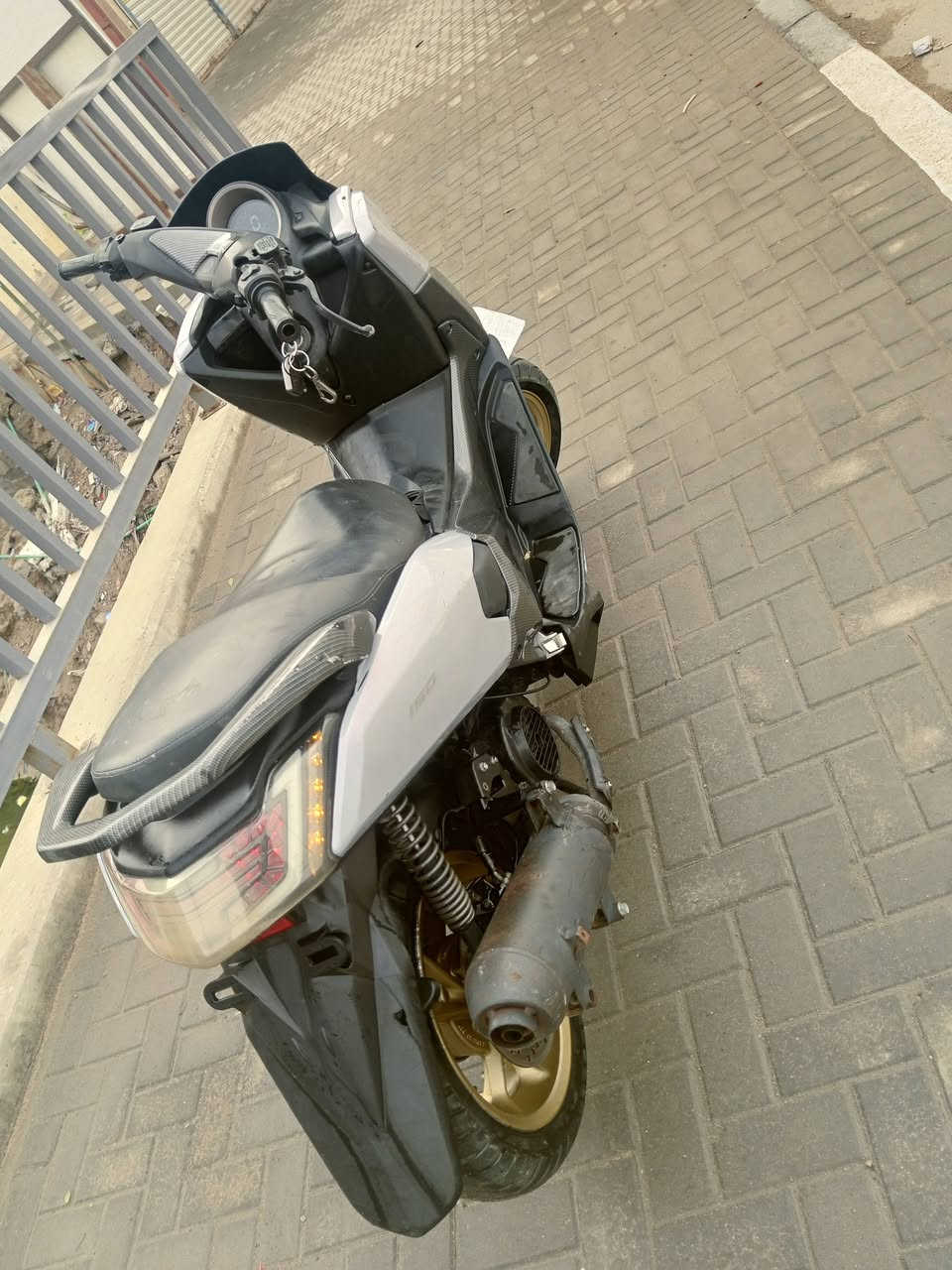 السلام عليكم دراجه للبيع شعر 900 ويها مجال دراجه نظيفه مكينه ما مفتوحه اتصال عاده هذام***********
