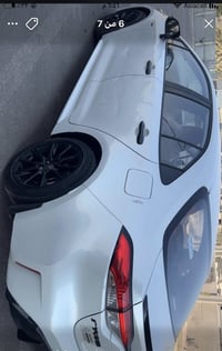 كورلا S الفول مواصفات موديل 25 ماشيه 8000السياره بيها بارد بالهلال وطخ...