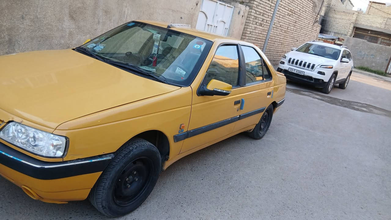 السلام عليكم بيجو 405  موديل 2015سياره  بيها طخه جاملغ وره السايق  سياره جاهزه كبل للشارع خير من الله رقم انكليزي كير مكينه خير من الله  *********** عارضها 38بيها مجال حك الجيه بغداد زعفرانيه
