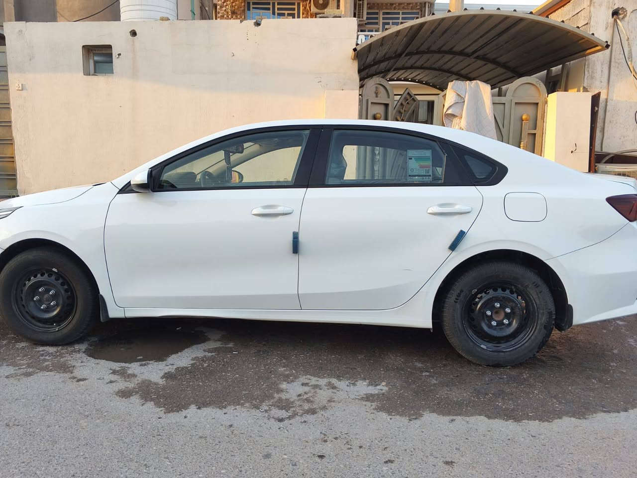 كيا سيراتو موديل2022
ماشية127 رقم أربيل طخات بسيطة
محرك 1600
نص فول السيارة خير من الله 

للتواصل ويا صاحب السيارة***********
